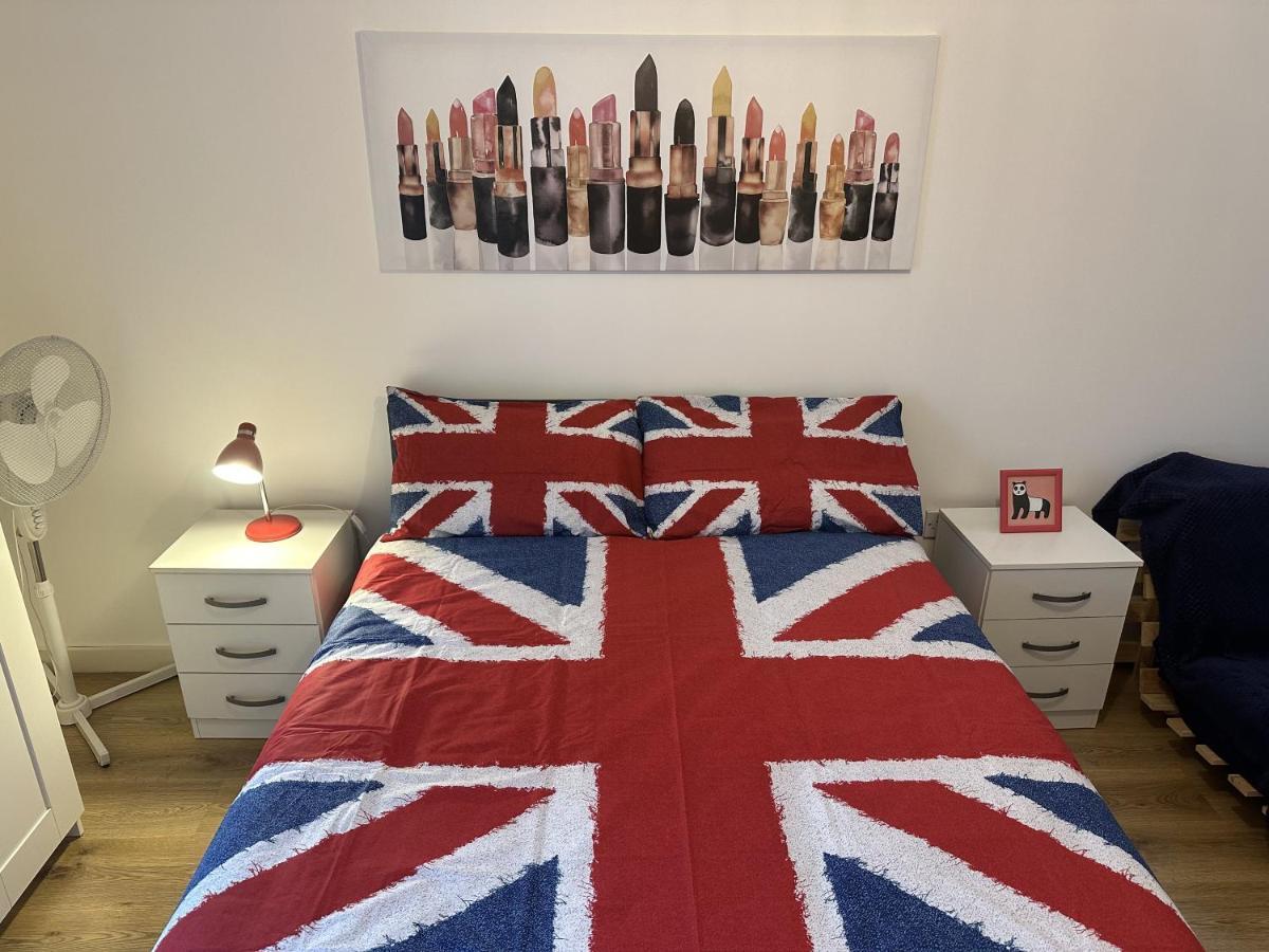 Modern, Large Independent Room With En-Suite Bathroom In Private Owned Apartment Лондон Экстерьер фото